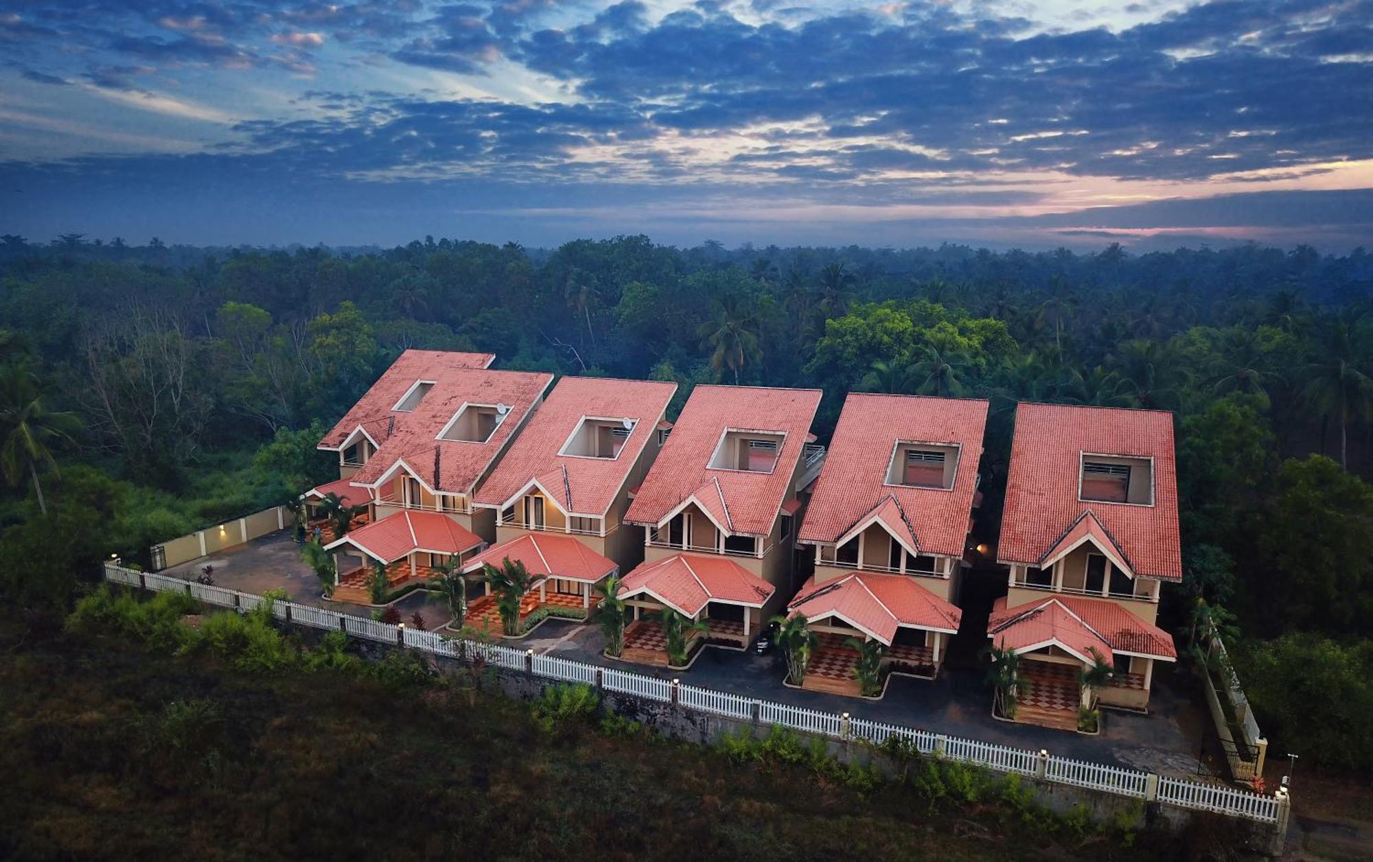 Treehouse Blue Hotel & Villas コルバ エクステリア 写真